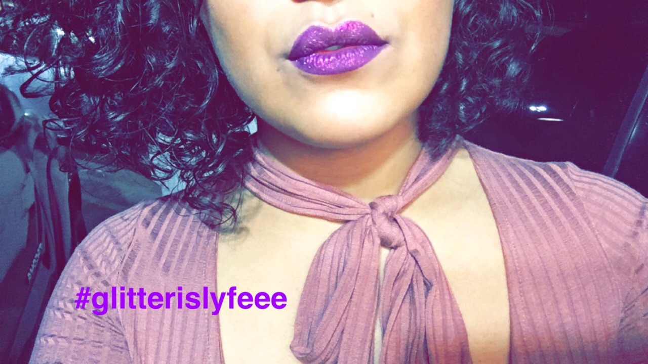 I was feeling my lips color lastnight 💋