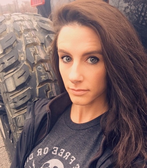 briguyflorida: Pretty eyes! Jeep girl Katie