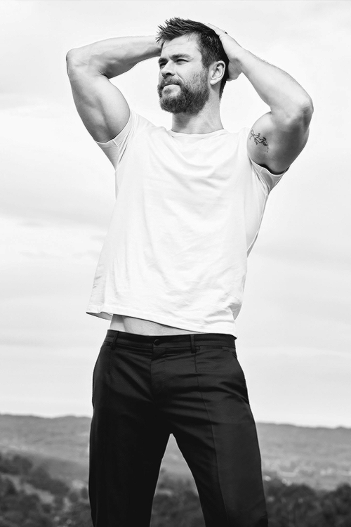 dailyfilmactors: “[On his kids knowing he is Thor] One of them thinks it’s awesome.