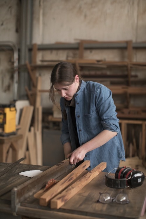 Made for the workshop. Shop the new Women&rsquo;s Denim Shirt. Outfitted with a banded collar, s