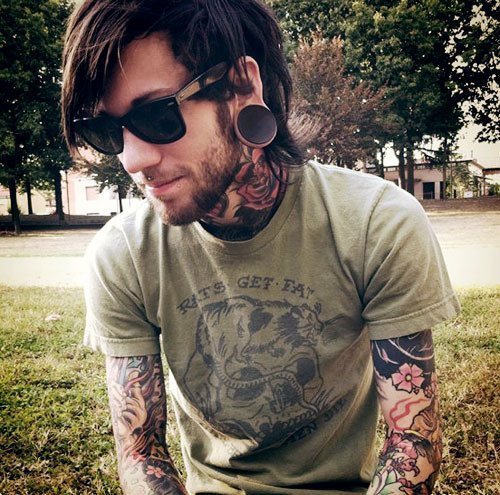 highhippiedee:  Sexy man. 