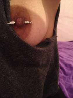 mia-redworth:  My cute nipple bar ^.^