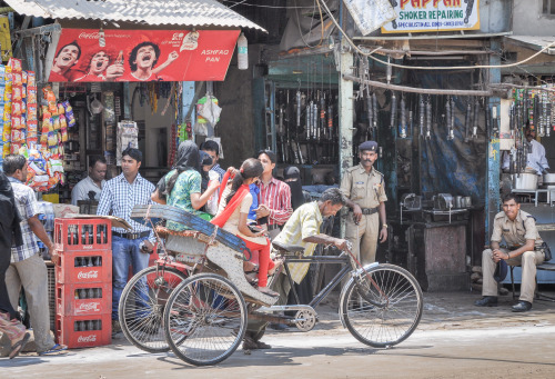 ararat-always:monkeyandpumpkin:Street Life in India Chandni Chowk, New Delhi, IndiaGoin home o