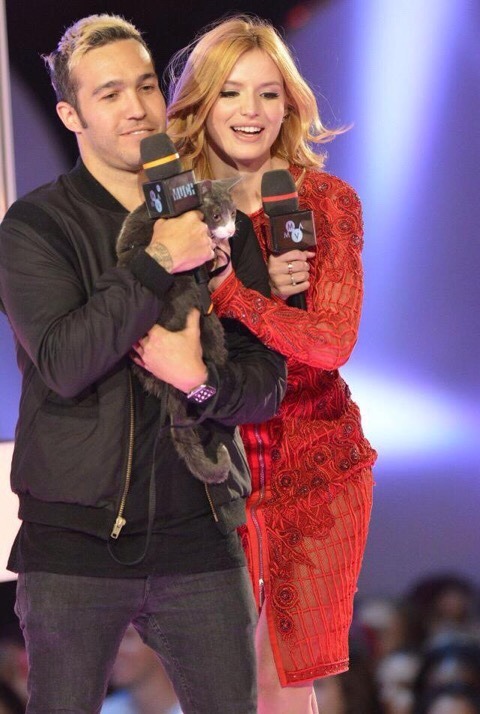 bella looked so gorgeous at the MMVAs holy potatoes