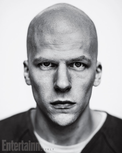 First look at the new Lex Luthor from entertainment weekly! Not Bad! I do wish he had a slightly wid