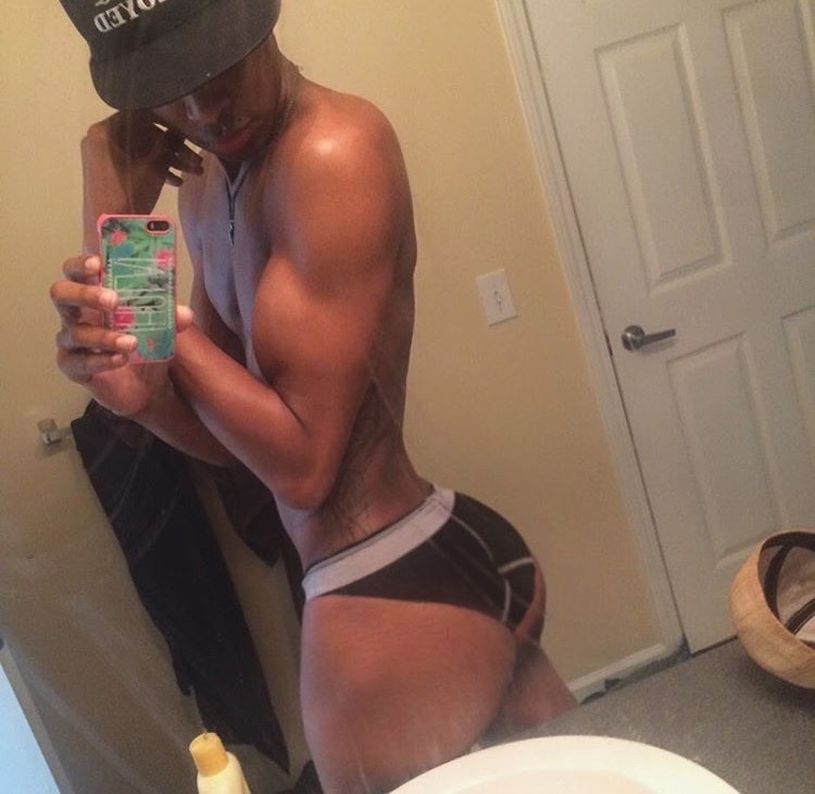 iloveazz89:  Sexy couple