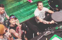 exorchrist:  rian during the house party tour ~ requested by this lil princess ♡