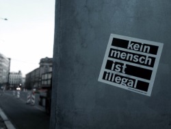 nofacepanorama:  fraeuleintanz:  Kein Mensch ist illegal - kämpft gegen Rassismus, Antisemitismus, Homophobie, Sexismus REFUGEES WELCOME  !