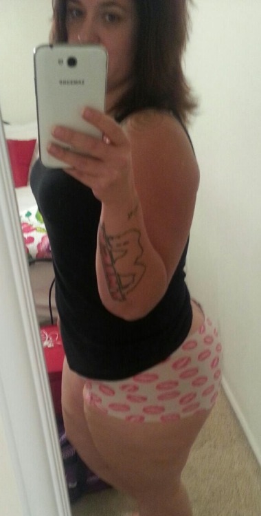 fortheloveofsummertime:  Booty shorts never felt so good.