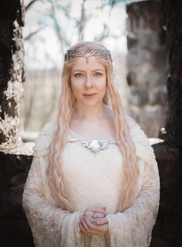 ✨Lady of Light✨
This is one of my favourite Galadriel shoots EVER (and just plain shoots tbh). I have never felt more 