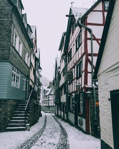 utwo:Monschau GermanyMonschau is a small historical town located in the hills of the North Eifel in 