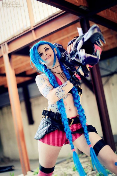 kamikame-cosplay:  Fantastic Jinx cosplay from League of Legends by  mimsrocks  