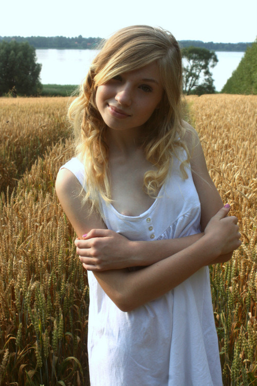 teenbarbarian: Just a peek of that little nipple