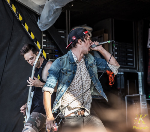 Chunk! No, Captain Chunk!  - Playing the Vans Warped Tour at Darien Lake (Buffalo, NY) on 7.8.14 Cop