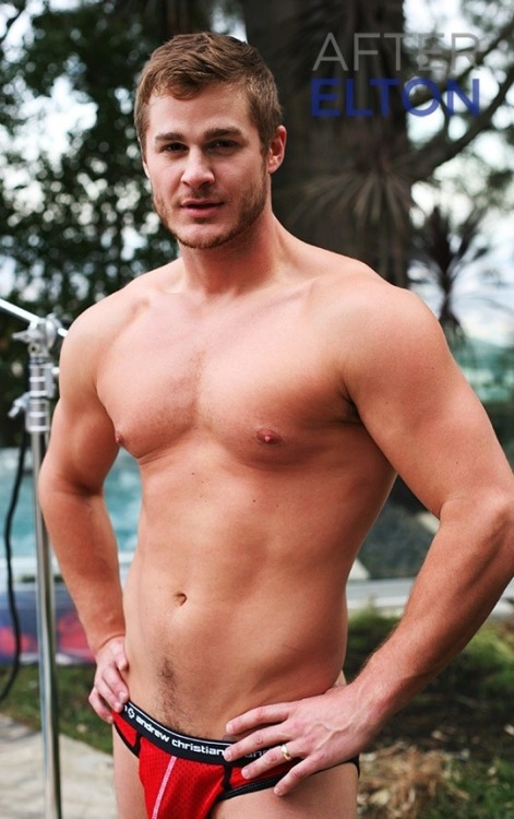 hotfamous-men:  Austin Armacost