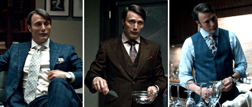 hannibalgifs:Hannibal Lecter + suits (S1) 