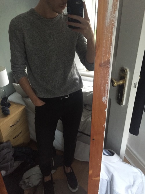 vuat:  this is my ‘i got changed in 5 mins to go to subway’ look