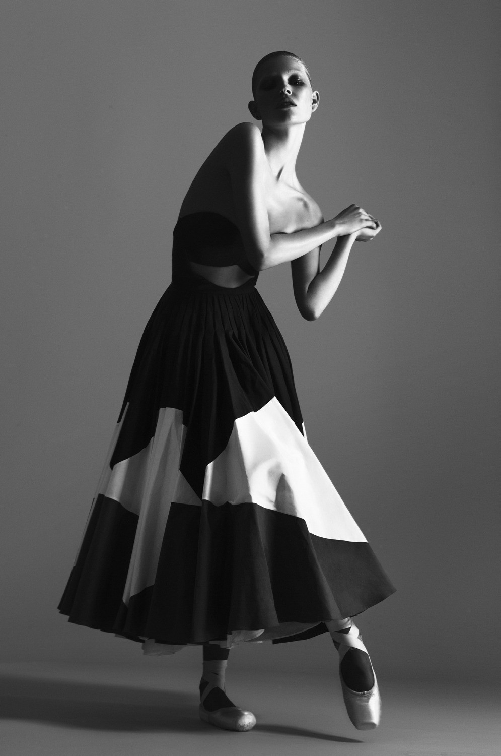 amy-ambrosio:    Aleksandra Ola Rudnicka in “Ballet” by Arcin Sagdic for Vogue