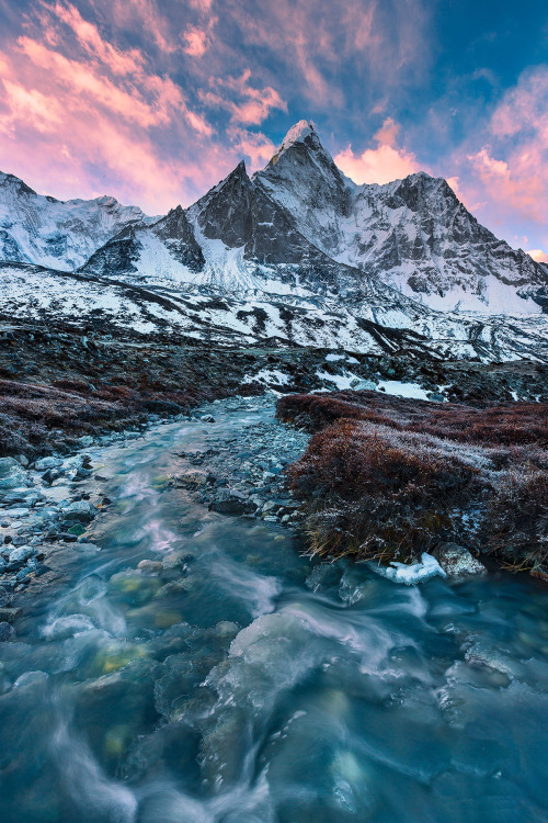 sundxwn:  Dablam Rising by Phillip Norman 