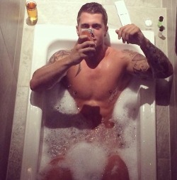 tumblinwithhotties:  Dan Osborne 