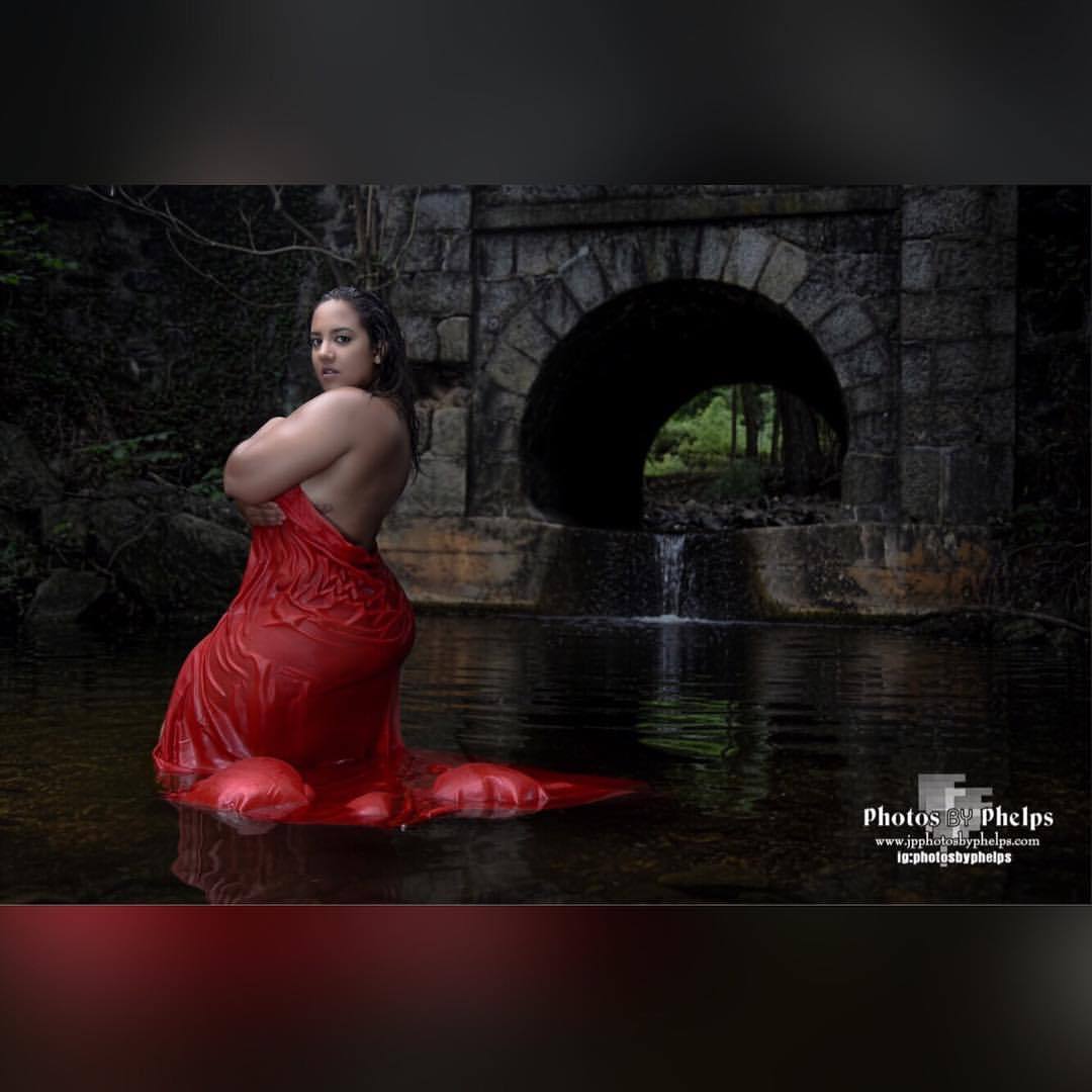 Fashion and water with Jackie A @jackieabitches  and this crimson wrap . #plussize