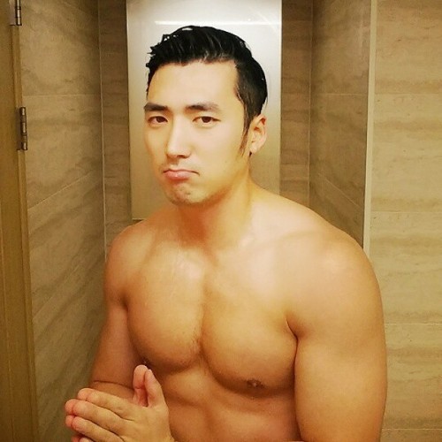 http://gaykoreandude.tumblr.com/post/106908526113