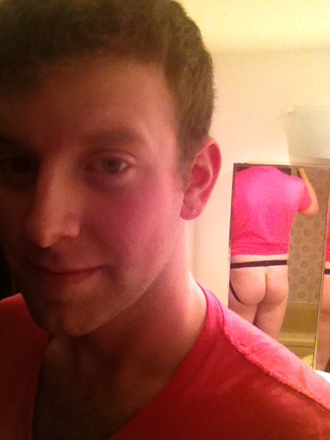 as promised (cutenisseverdrunk submitted).  God damn Canadian ass get in my bed right