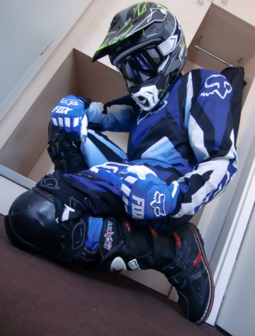 gaygearscatbeastislity: SO HOT