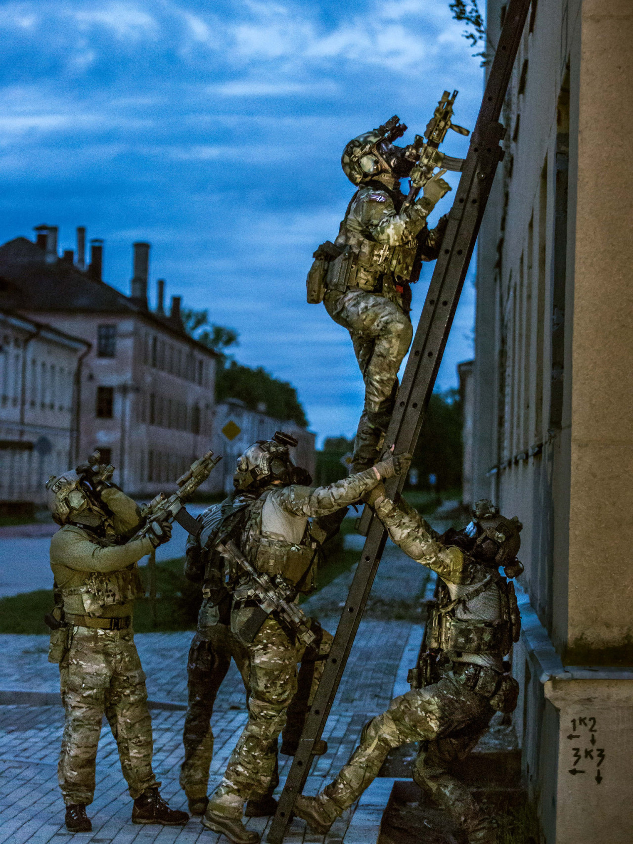 militaryarmament:  (Updated) In Exercise Flaming Sword, the Lithuanian military trained