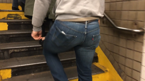 chunkcakes: Subway Stairs pictures