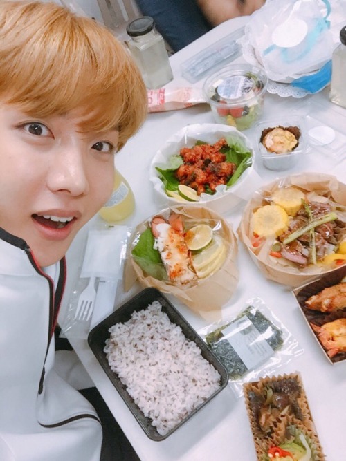 18delights:Officials pic of Hoseok hair being blonde