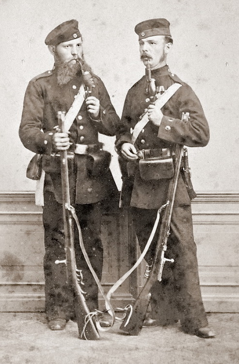redarmyscreaming:Two Prussian soldiers.