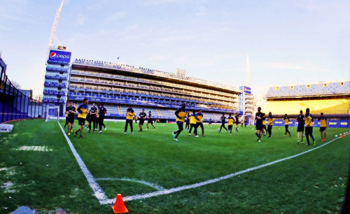 cantfixourhearts:  Entrenamiento de Boca Juniors 17-7-13 Por favor, si vas a usar