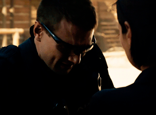 thesedarkcafedays: Good to see you. Got here as fast as we could.Street and Chris in S.W.A.T.5x09 Su