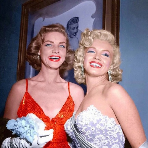 cynema:Lauren Bacall and Marilyn Monroe attend the Gentlemen Prefer Blondes premiere, 1953.