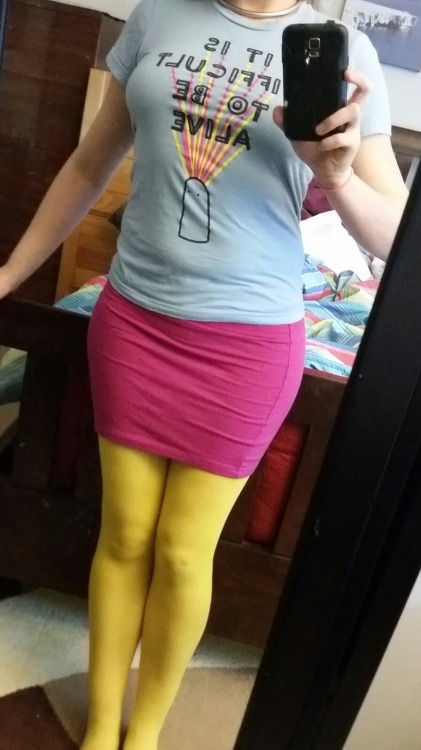 Too many bright colors? I’m having a shitty day today and this outfit amuses me.