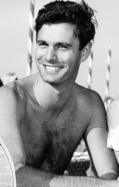 mariondavies:  Louis Jourdan in Venice, 1952