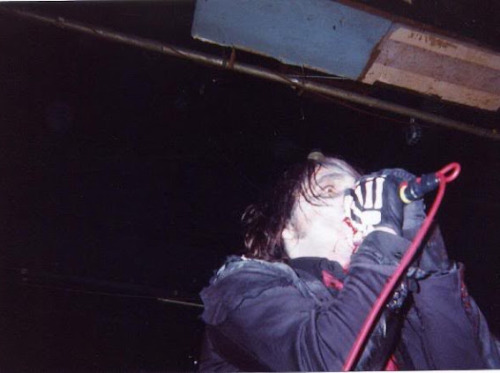 psychotic-gerard:31/10/2003 - photographed by Drew Guarini (DrewG7)and more photos from the show in the drive below (sourced from him, not me.)Halloween Photos - Google Drive