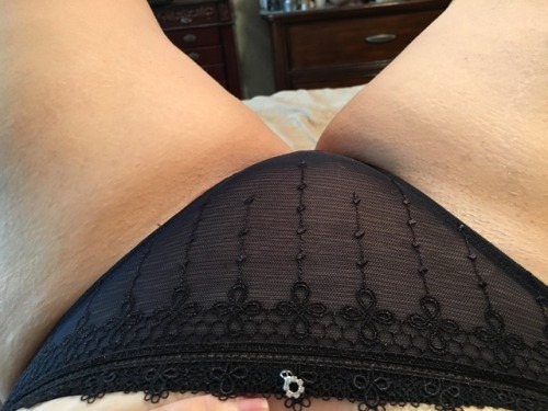 sassysexymilf:  Happy lingerie monday💋 adult photos