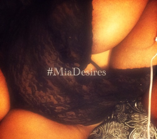 clandestinedesiires: I need another one of these. So freakin comfy