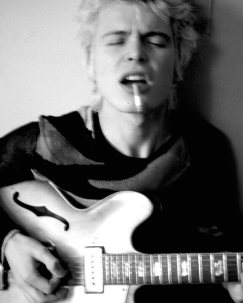 thedeathofcool:  “I love it when someone insults me. That means that I don’t have to be nice anymore » Billy idol