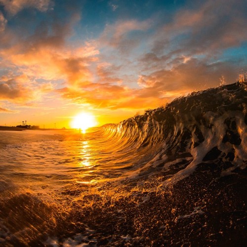 ohsurfyo:  Morning goodness shot with 5dMkiii + @spl_waterhousing #sunriseporn