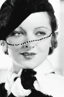 gingerrogerss:  Myrna Loy photographed by