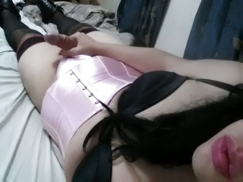 sammyess:  Just layin around….what else porn pictures