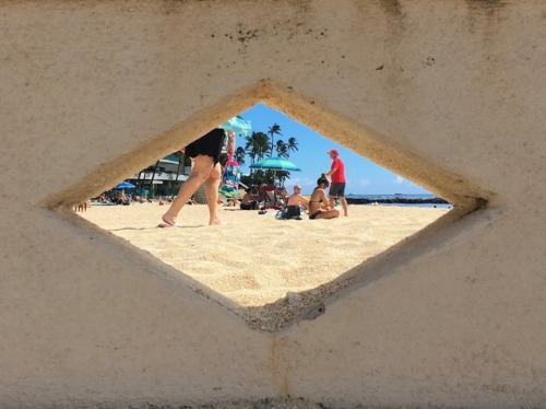 KAIMANA BEACH, HI: diamond head view.