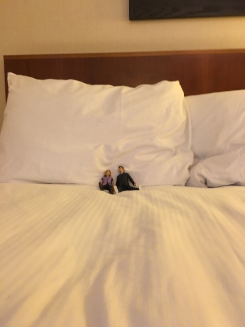 ladydiomede:The Doctor wasn’t kidding when he said the beds on Galaptia Four were ridiculously
