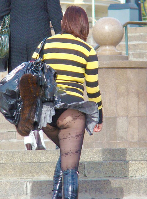 upskirt view