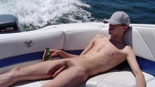 in2nakedguyz:  😍