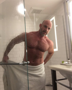 mydaddyishairy:   My Daddy is Hairy - over 98,000 followers: Archive  