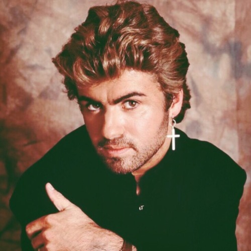 haveahiddles:  andinthemeantimeconsultabook:  2016… what an absolute shit year.  Thank you for your words, your music, your art, your courage - for all that you were. Rest easy, knowing you’ll never be forgotten.  On the bright-side, the In Memoriam
